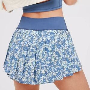 aerie Offline Floral Pleated Tennis Skort with pockets size medium